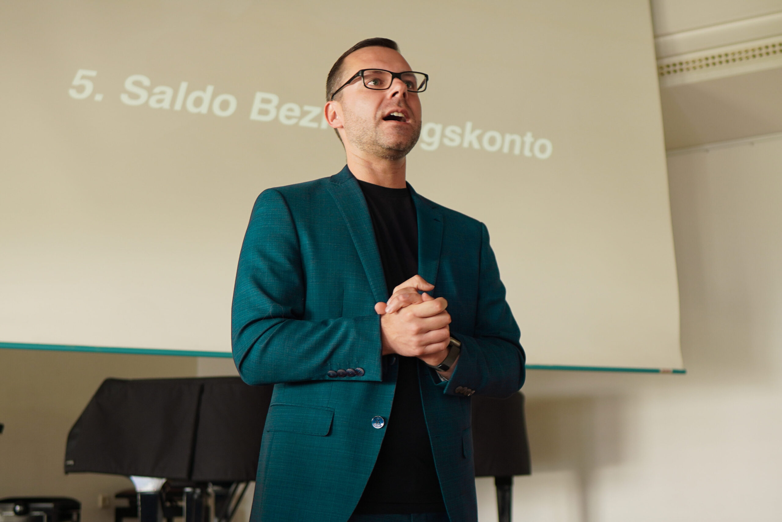 abschlussgespraech-stromkunde Aaron Brück - Schluss mit der Sales-Romantik